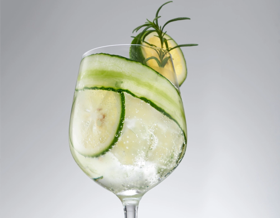 crisp gin and tonic