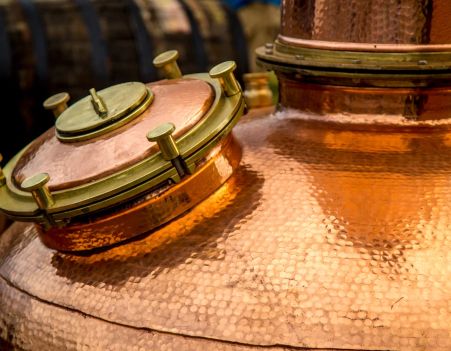 copper distiller for rich whisky