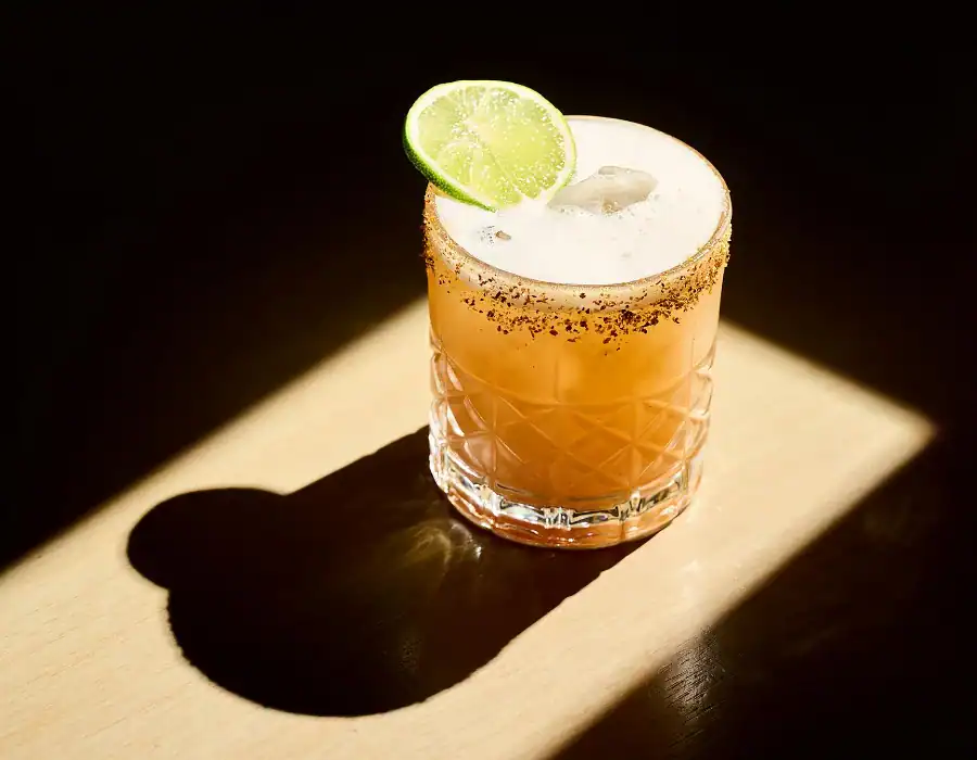 Golden Fizz cocktail